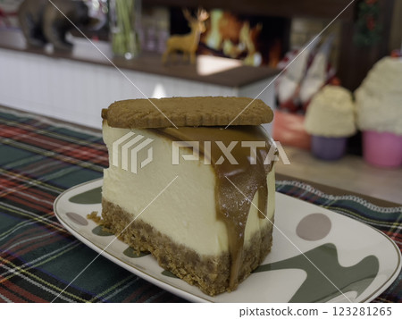 Cheese cake with caramel sauce and biscuit, Cheese cake with caramel sauce and biscuit, 123281265