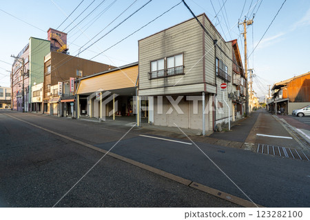 歷史悠久的古道「鹽路」及其周邊地區 123282100