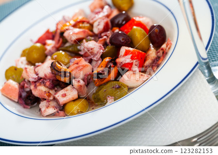 Salpicon seafood salad with shrimps 123282153