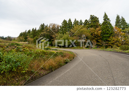 歷史悠久的古道「鹽路」及其周邊地區 123282773