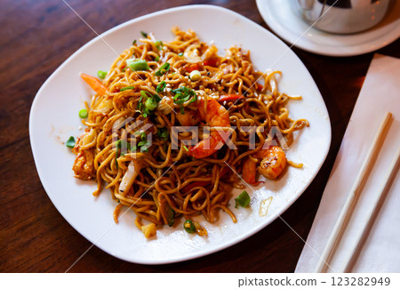 Noodles with shrimp and teriyaki sauce 123282949