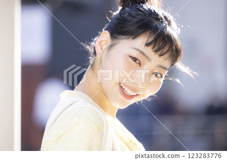 Street Snap Young Woman Portrait 123283776