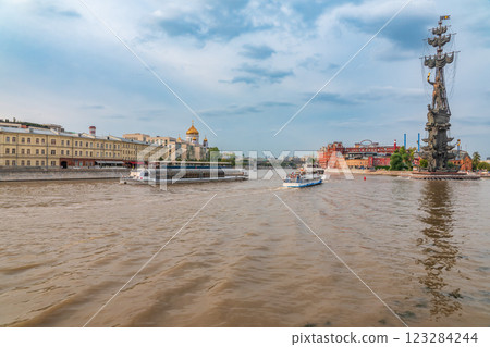 Moscow river and Peter the Great Statue. Sculpture by Zurab Tsereteli. One of the tallest monuments in Russia. 123284244