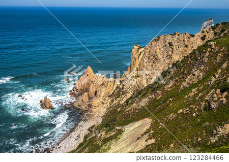 Praia Da Ursa, Ursa Beach near Cabo Da Roca on Atlantic coast, Sintra, Portugal 123284466