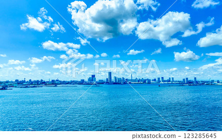 Summer scenery of Yokohama and Minato Mirai 123285645