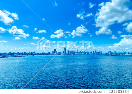 Summer scenery of Yokohama and Minato Mirai 123285884