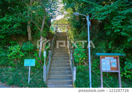 神奈川縣川崎市多摩區長尾神社的石階 123287726