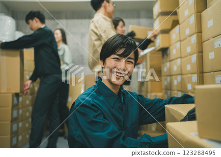E-commerce logistics E-commerce logistics 123288495