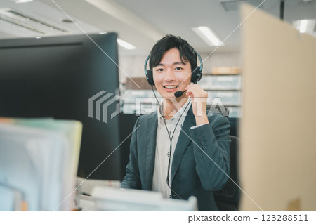 E-commerce call center 123288511