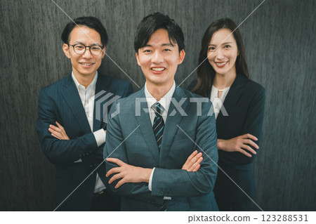 3 business people 123288531