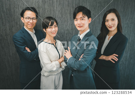 4名商務人士 123288534