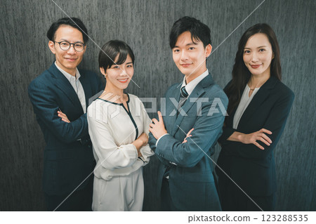4名商務人士 123288535