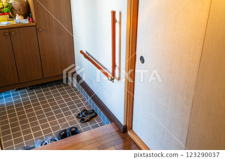 入口扶手、居家安全、翻新 入口扶手、居家安全、翻新 123290037