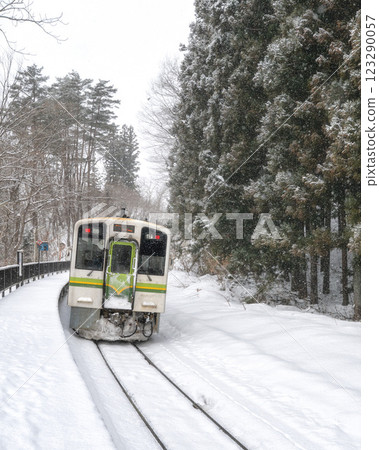 雪中的會津鐵道 123290057