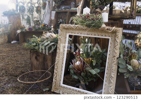 Image of a general store using dried flowers Christmas Marche 123290513