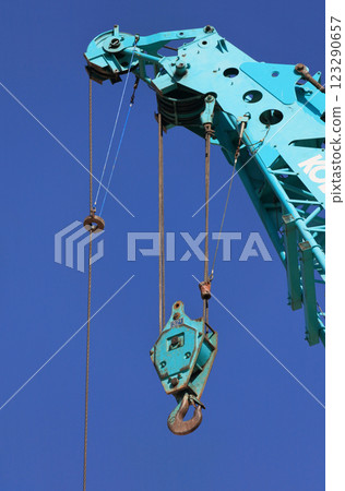 Construction machinery, cranes 123290657