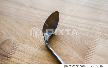 Bent spoon 123291820