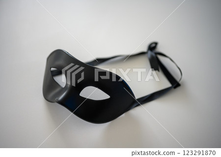 Black mask 123291870