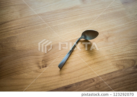 彎匙 123292070