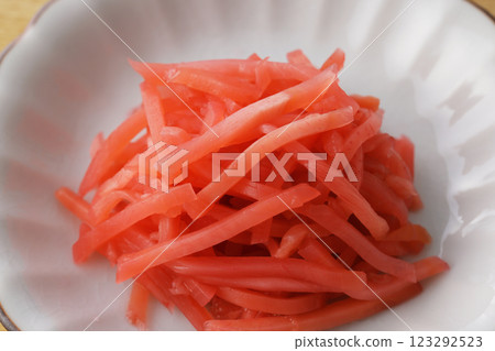 盤子裡的醃薑 123292523