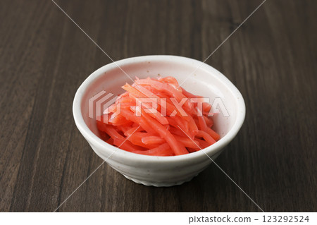 盤子裡的醃薑 123292524