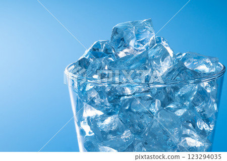 冰圖 玻璃冰 無水滴 123294035
