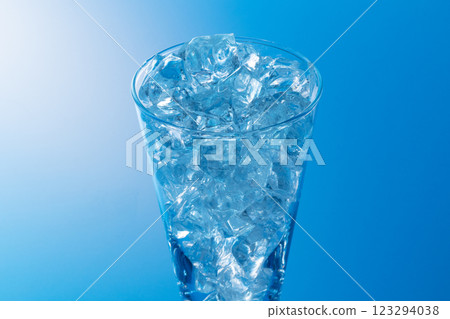 冰圖 玻璃冰 無水滴 123294038