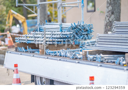 工地、楔型鷹架、鷹架拆除 123294359