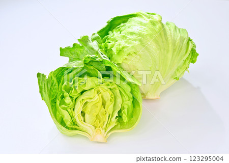 Fresh lettuce. Half cut cross section. 123295004
