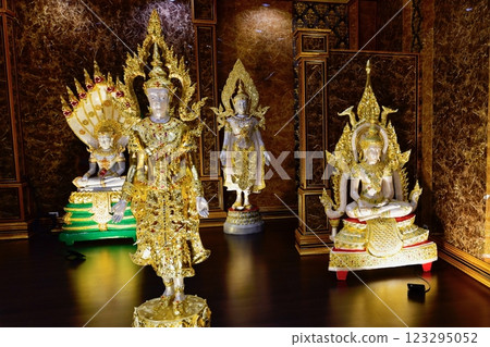 Golden Buddhist Statues Golden Buddhist Statues 123295052