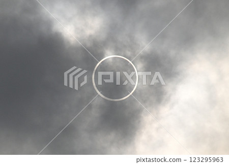 Annular Eclipse 2012 2 123295963