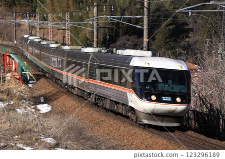 [JR Central] 383 Series Express "Shinano" (Chuo Line: Okusa - Suhara) 123296189