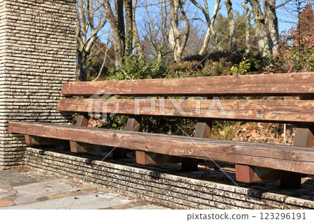 木製公園長椅 123296191
