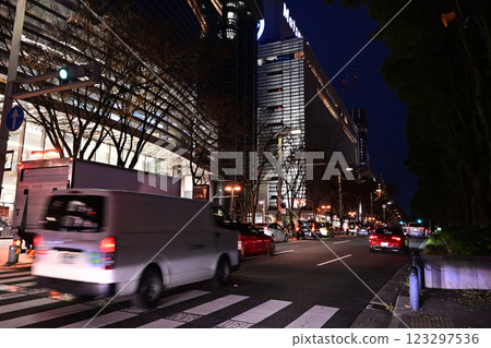 夜晚的榮 123297536