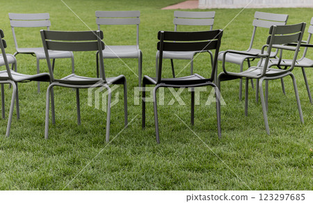 Many metallic chairs 123297685