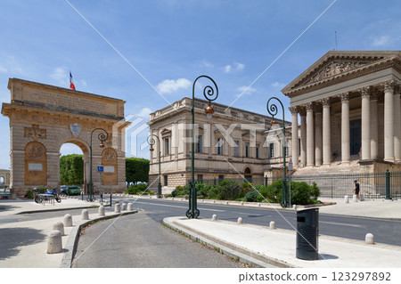 Montpellier Court of Appeal of the Courthouse and the Porte du Peyrou Montpellier Court of Appeal of the Courthouse and the Porte du Peyrou 123297892