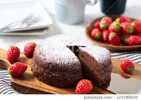 Gateau chocolat  123299020