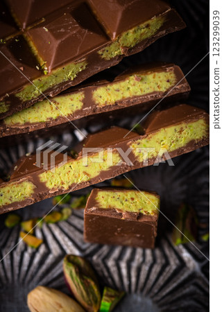 Dubai chocolate with kadayif pistachio filling 123299039