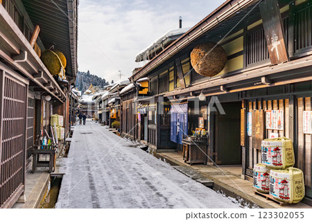 Hida Takayama Snow Old Townscape 123302055