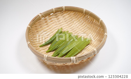 Okra 123304228
