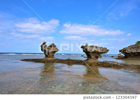 Heart Rock on Kouri Island, Okinawa Prefecture Heart Rock on Kouri Island, Okinawa Prefecture 123304397