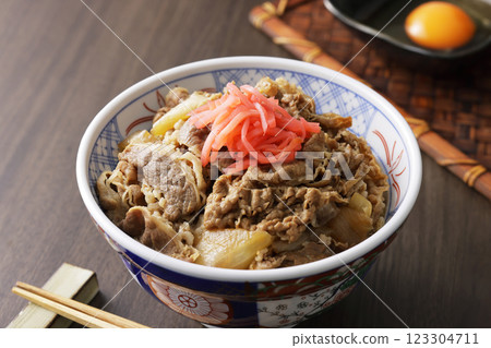 beef bowl  123304711