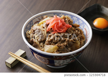 beef bowl  123304718