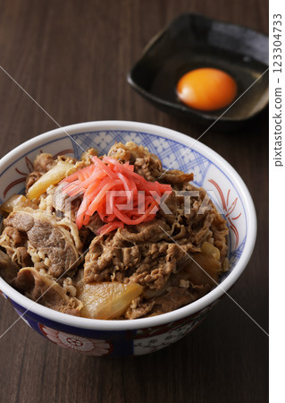 beef bowl  123304733