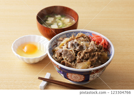 牛肉飯 123304766