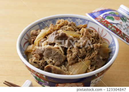 牛肉飯 123304847