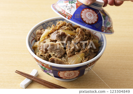 牛肉飯 123304849