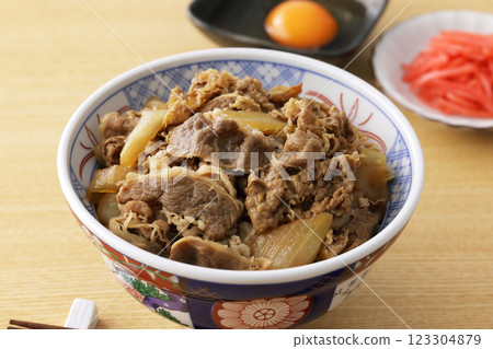 牛肉飯 123304879