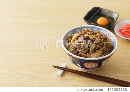 牛肉飯 123304880