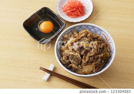 牛肉飯 123304883